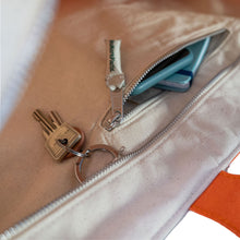 Afbeelding in Gallery-weergave laden, Shopper Magenta Orange 100 procent biologisch katoen detailfoto rits en binnenvak