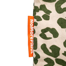 Afbeelding in Gallery-weergave laden, duurzame_tote_bag_met_rits_baby_luipaard_detailfoto