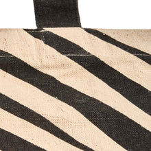Afbeelding in Gallery-weergave laden, Duurzame shopper Zebra detailfoto materiaal en print

